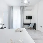 Garibaldi Central Apartment